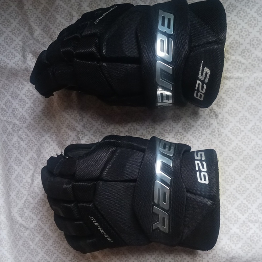 BAUER Hockey gloves